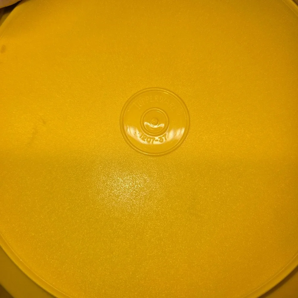 Vintage Tupperware‎ 1207 Yellow Bowl Container with Lid